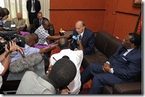 His Highness the Aga Khan answering questions from the media upon arrival in Abidjan. 
