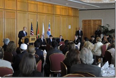 His Highness the Aga Khan addressing guests at a luncheon hosted by Governor Rod Blagojevich of Illinois in honour of Aga Khan's Golden Jubilee.