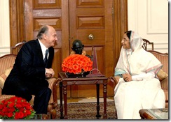 The President of India, Smt. Pratibha Devisingh Patil, meeting His Highness the Aga Khan at Rashtrapati Bhavan on May 13, 2008.