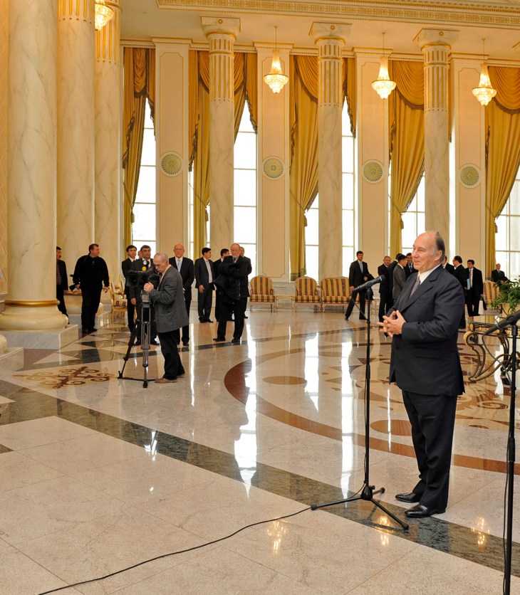 Mawlana Hazar Imam addresses the media
