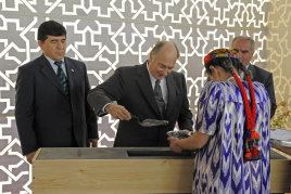 Aga Khan attends groundbreaking ceremony for construction of Ismaili Center in Khorog