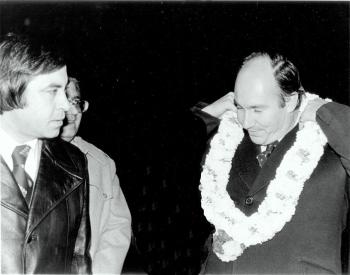 hazar-imam-arriving-in-calgary-nov-1978-1