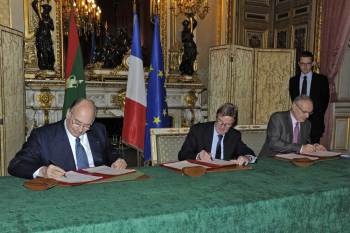 The Signing of the "Convention de partenariat".