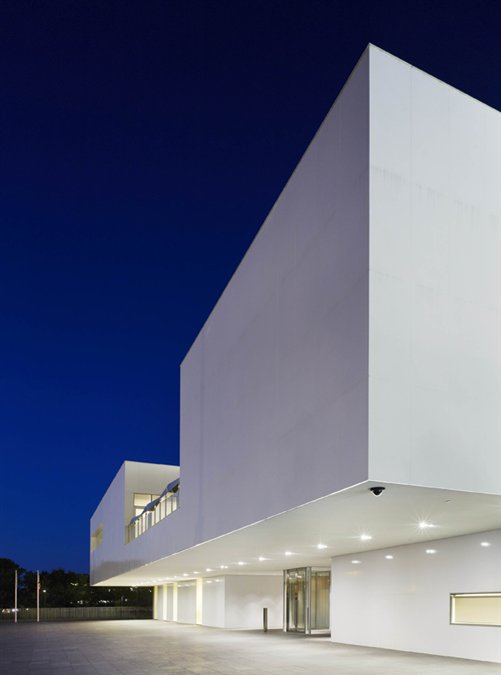 delegation building photo Moriyama and Teshima Architects