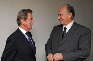 His Highness the Aga Khan in conversation with Bernard Kouchner - Marketplace on Innovative Financial Solutions for Development in Paris on 4 March 2010 - Photo AKDN Gary Otte