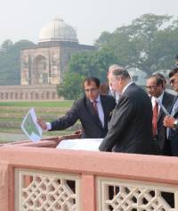 His Highness the Aga Khan tours Delhi urban renewal project