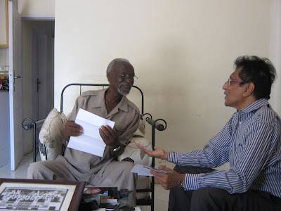 Vali Jamal's meeting with Hon Kirunda-Kivejinja, endorses Uganda Asian book