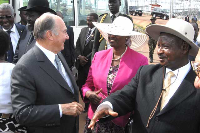 President Museveni of Uganda and His Highness the Aga Khan commission Bujagali dam