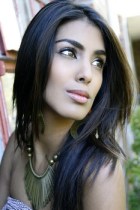 Alisha Popat thrills fans with mix of Western and African lyrics