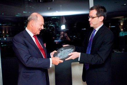 18th July 2012  Prince Amyn Aga Khan receiving token of appreciation for gracing the occasion from Dr Alan Chong, Director, Asian Civilisations Museum, Singapore. 