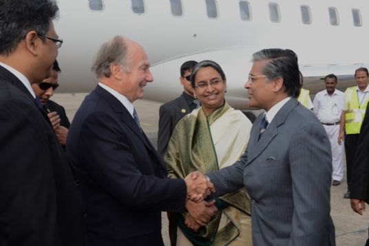 TheIsmaili.org: Mawlana Hazar Imam arrives in Bangladesh