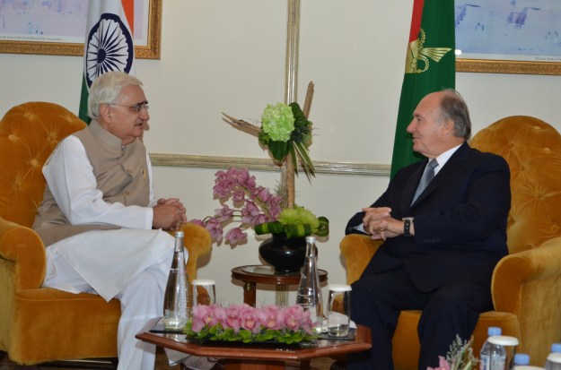 External Affairs Minister Shri Salman Khurshid meeting with His Highness the Aga Khan, in New Delhi