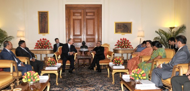 The President, Shri Pranab Mukherjee Khurshid meeting with the Prince Karim Aga Khan, in New Delhi (September 19, 2013)