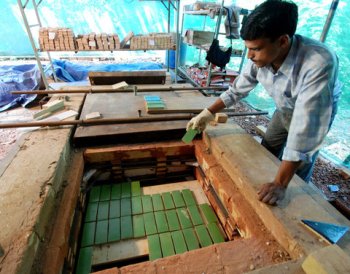 A craftsman working at the Humayun’s Tomb