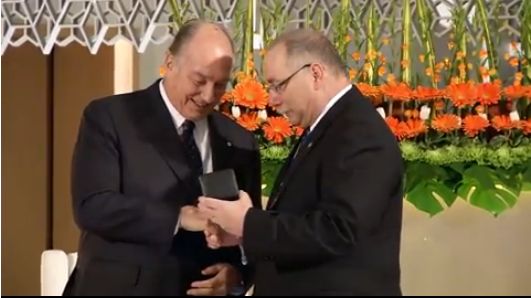 Video: His Highness the Aga Khan receives RAIC Gold Medal