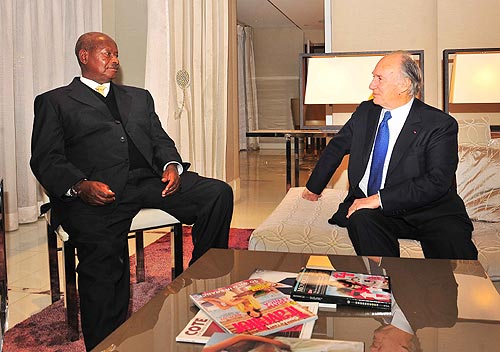 Gov’t to buy shares in Air Uganda: Museveni, Aga Khan discuss deal