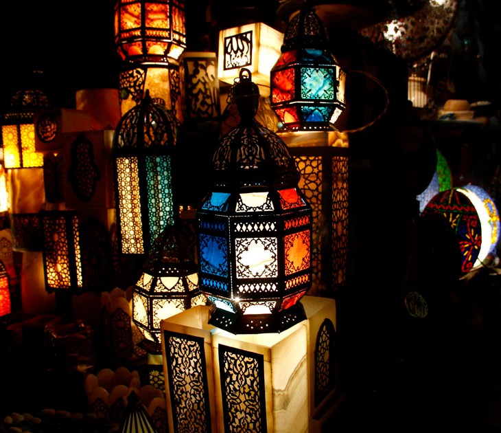 Photo Gallery: Ramadan lanterns adorn Cairo's streets