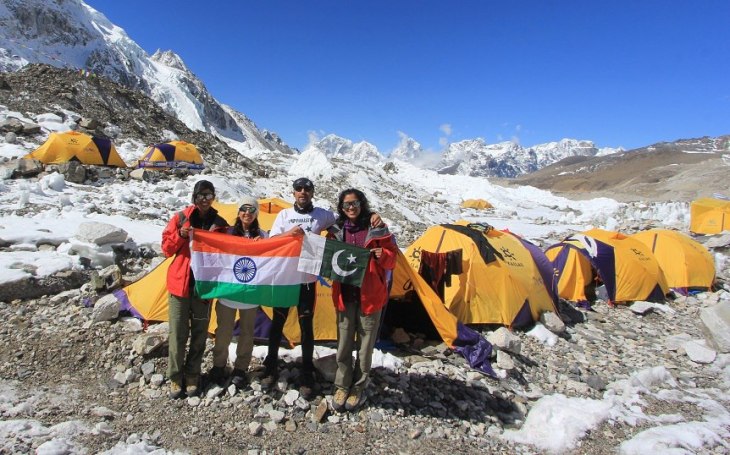 PEACE not WAR is what youths of India and Pakistan want. Samina Baig and Mirza Ali with India's Malik twins - Nungshi and Tashi holding each others country flags