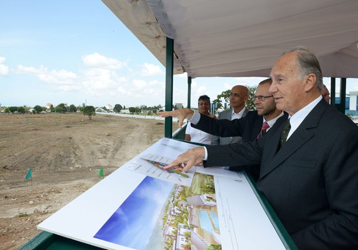 His Highness the Aga Khan, Chancellor of the Aga Khan University, reviewing the master plan and design for a new 42-acre campus on Sam Nujoma Road which will house both the Aga Khan University Institute for Educational Development serving master’s level students and an Aga Khan Academy for middle and secondary school students. - Photo: AKDN / Zahur Ramji