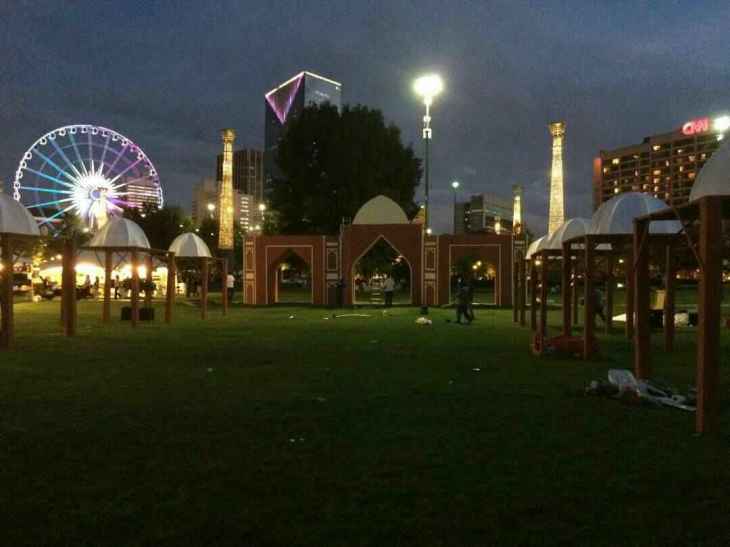 ATL-PW-ViA-Humayun Tomb replica entrance - CNN n ATL wheel in the background
