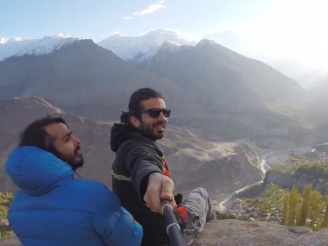 A different agenda: Moin Khan’s ‘velfie’ through northern areas – The Express Tribune