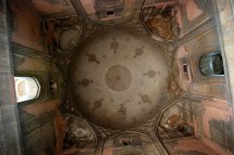 Photograph showing the main hall of Rahim’s Tomb Photograph showing the main hall of Rahim’s Tomb