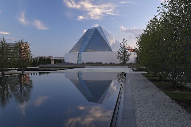 The Aga Khan Museum Toronto is designed by Japanese architect Fumihiko Maki while the Ismaili Centre is designed by Indian architect Charles Correa. Both buildings are connected by the reflective gardens of Lebanese architect Vladimir Djurovic. (Via The Star Online - Malaysia)