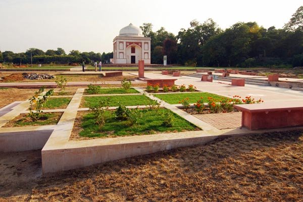 Sunder Burj-Central Axis: Aligned on axis with Sunder Burj and culminating at the foot of Azim Ganj Serai, … It was established at the onset of the Aga Khan Trust for Culture project that the Outstanding Universal Value of the Humayun's Tomb complex lay not only in the grandeur of Humayun's Tomb but in the fact that this was an ensemble of 16th century garden-tombs (Via http://archeolognewsaround.blogspot.com)