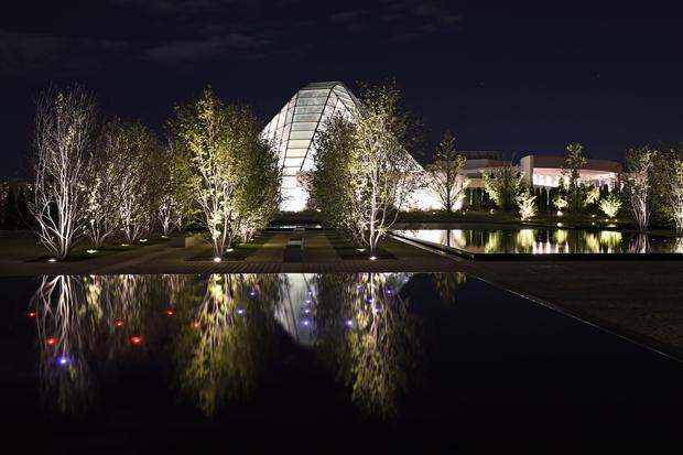 The reflecting pool of the Aga Khan Park, mirroring the roof of the Ismaili Centre, Toronto at night. (Photo: Gary Otte via Digital Journal)