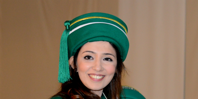 Aga Khan University Karachi College of Physicians and Surgeons' candidate receives Burki Gold Medal 2014