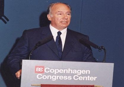 Retrospective: His Highness the Aga Khan received the 2001 Archon Award for his efforts in promoting global health care