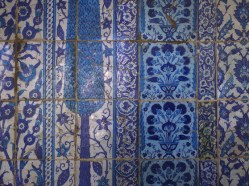 Iznik tile at Amir Aqsunqur Mosque