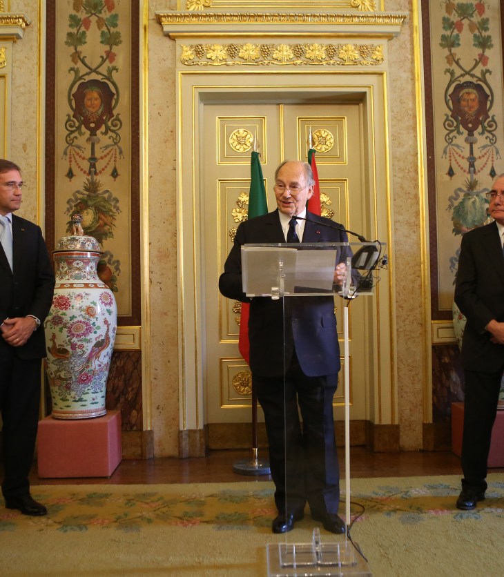 His Highness the Aga Khan making remarks following the signing of the historic agreement as Mr Rui Machete, Portugal¹s Minister of State and Foreign Affairs looks on. - Photo: AKDN/Natacha Cardoso