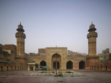 Wazir Khan Mosque (Photo: Archnet)