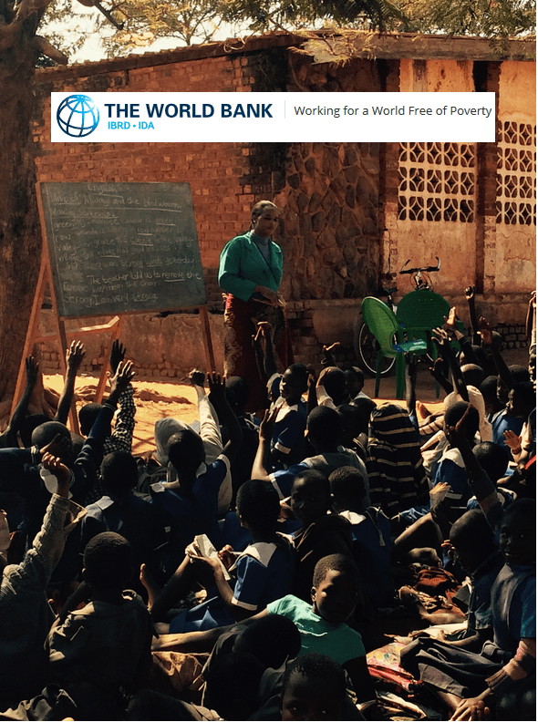 About 150 fourth graders attend class outside near Lilongwe, Malawi, where only a fraction have textbooks. (Image Credit: © Josef S. Trommer/World Bank)