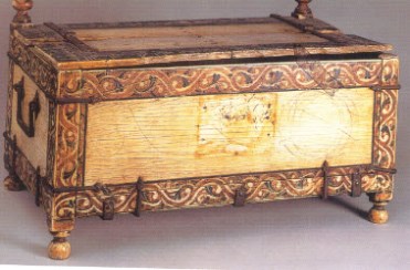 Ivory box made for Imam al-Mu'izz at Mansuriyya (Image: Arts of the City Victorious)