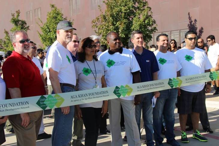 Gerald Farris and Dennis Webb open the fifth annual Aga Khan Foundation Walk-Run at the Irving Convention Center. (Photo by MAURA GAST/Irving CVB via The Dallas Morning News)