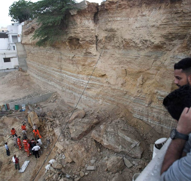 The National Disaster Management Authority in Sindh is working on a curriculum to help people make the right decisions in crisis situations to stay safe (Image via The News)
