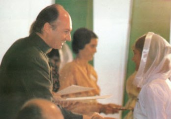 First graduation ceremony of the Aga Khan University School of Nursing, December 14, 1983 (Photo: Hidayat)