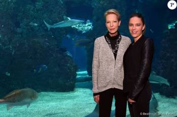 Begum Salimah Aga Khan (mother of Prince Hussain Aga Khan) and Elizabeth Hoag at the Blue Legacy Award Ceremony of the Prince Albert II of Monaco under the auspicious of Blue Ocean Film Festival 2015, 6 November 2015 at the Oceanographic Museum of Monaco. © Bruno Bebert / BestImage