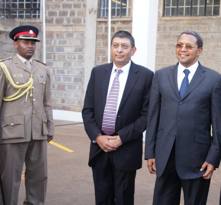 Perviz Dhanani: Tanzanian President Jakaya Kikwete tours pharmaceutical company for investment partnership
