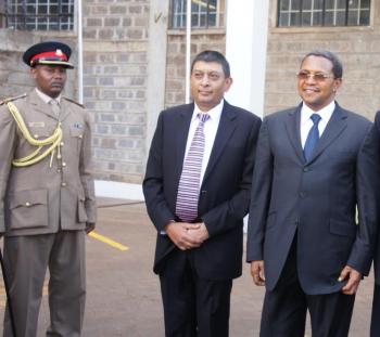 Perviz Dhanani: Tanzanian President Jakaya Kikwete tours pharmaceutical company for investment partnership