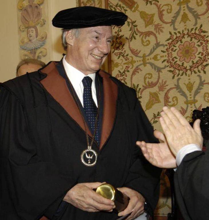 His Highness the Aga Khan is bestowed with the “Honoris Causa” doctorate degree in honour of “the extraordinary work of economic, social and cultural and educational assistance” through the Aga Khan Development Network. Photo: AKDN/Gary Otte
