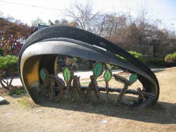 Sultan Jessa: South Korea is a forward­ thinking country with a can­ do attitude!