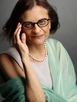 Zainub Verjee to speak on the feasibility of opening a new Public Art Gallery for the Town Huntsville, Muskoka region, Ontario