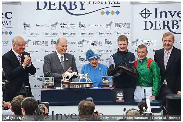 LONDON, ENGLAND - JUNE 04: (L to R) Global Managing Director of Investec Bernard Kantor, His Highness The Aga Khan, Queen Elizabeth II, groomer Patrick Murray, jockey Pat Smullen and horse trainer Dermot Weld pose in the winners enclosure after horse 'Harzand' won the Investec Derby during Derby Day at the Investec Derby Festival, celebrating The Queen's 90th Birthday, at Epsom Downs Racecourse on June 4, 2016 in London, England. (Photo by David M. Benett/Dave Benett/Getty Images for Investec)