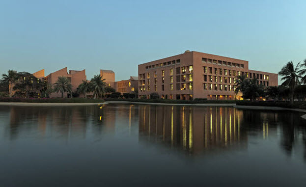 Aga Khan University, Karachi. Photo: Archnet