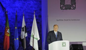 His Highness the Aga Khan addresses the audience during the award ceremony of the 12th cycle of the Aga Khan Award for Architecture, presented in Lisbon, Portugal. AKDN / Gary Otte