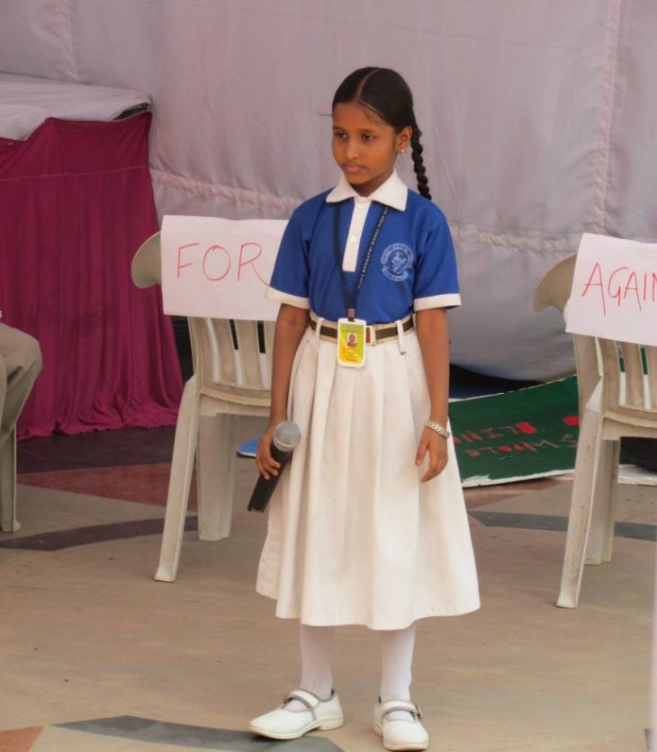 Nasreen Begum, Grade 7 student at Aga Khan Academy, Hyderabad writes to Telangana’s Chief Minister encouraging him to implement RTE. (Image via The Better India)