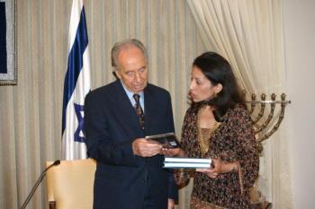 Nur Amersi: A memorable sunday morning in June with Shimon Peres, President of Israel
